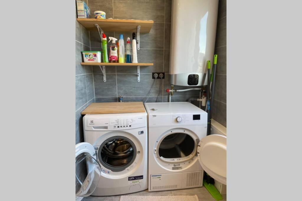 Appartement De Adrien Garage Prive Charleville-Mézières Esterno foto
