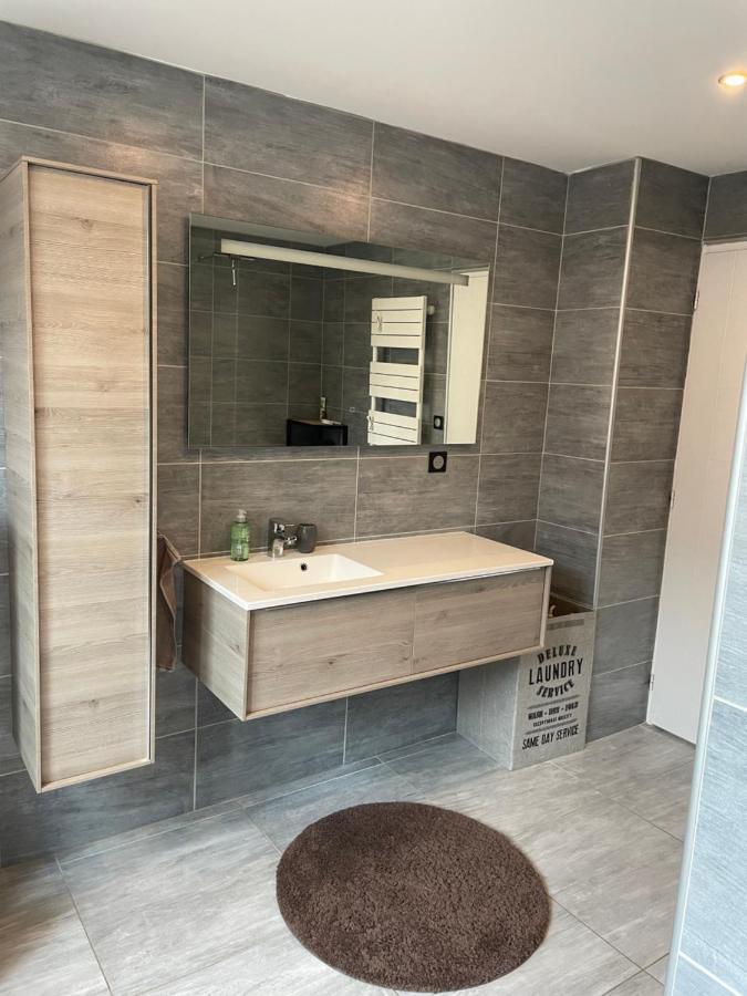 Appartement De Adrien Garage Prive Charleville-Mézières Esterno foto