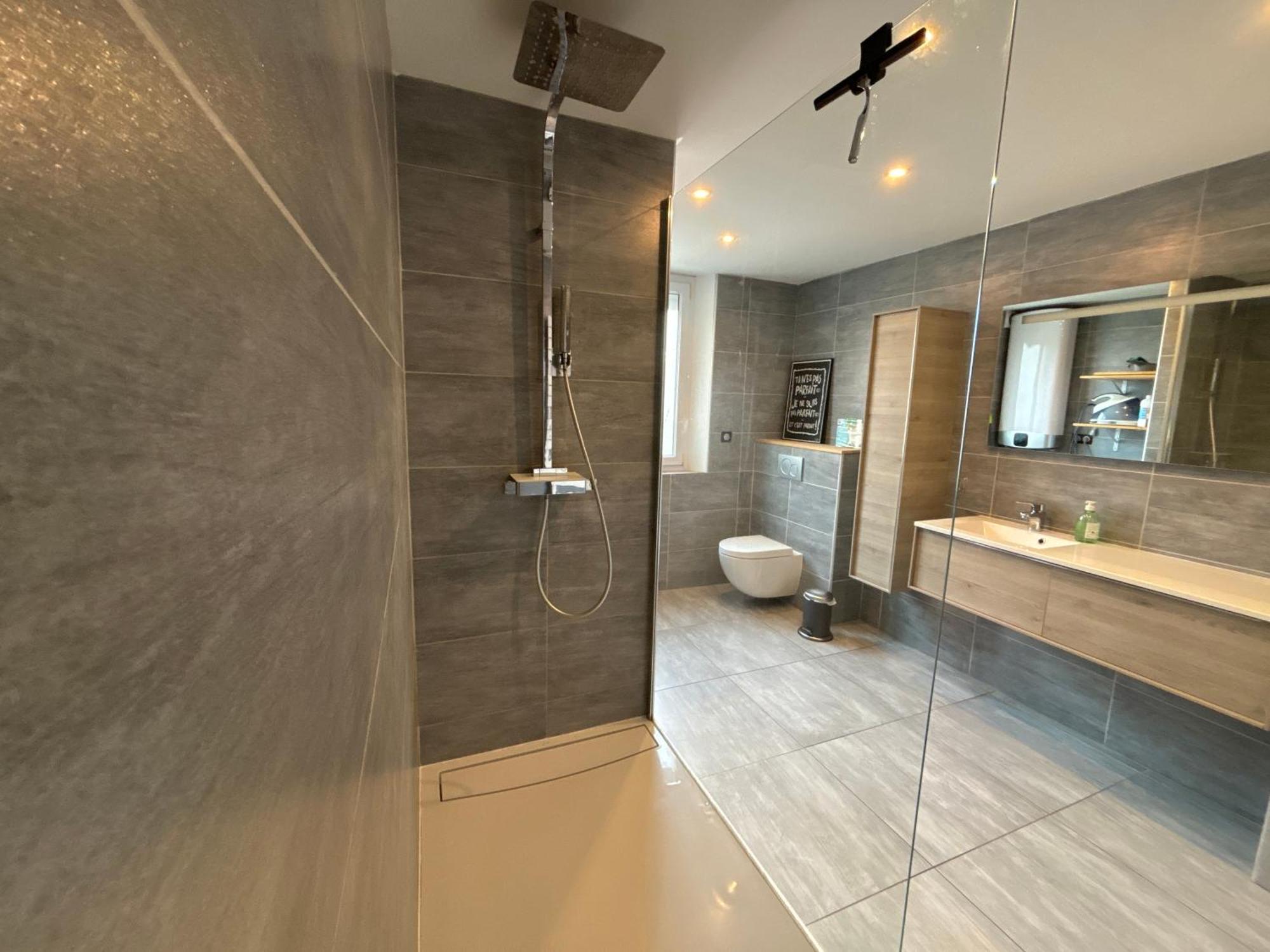 Appartement De Adrien Garage Prive Charleville-Mézières Esterno foto